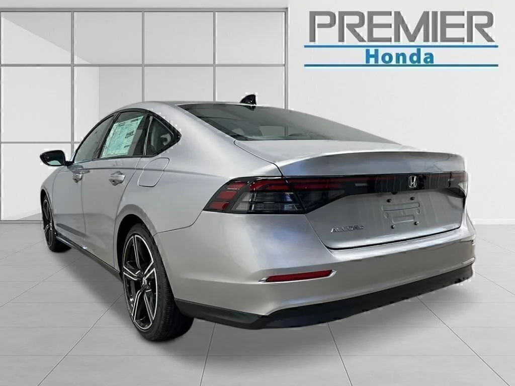 New 2026 Solar Silver Metallic Honda SE image 3