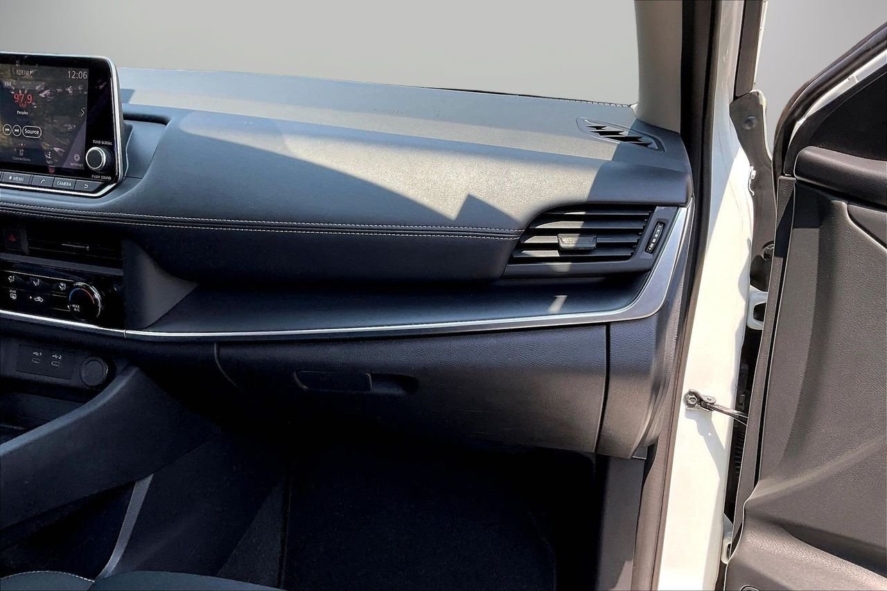 Used 2024 White Nissan S image 20