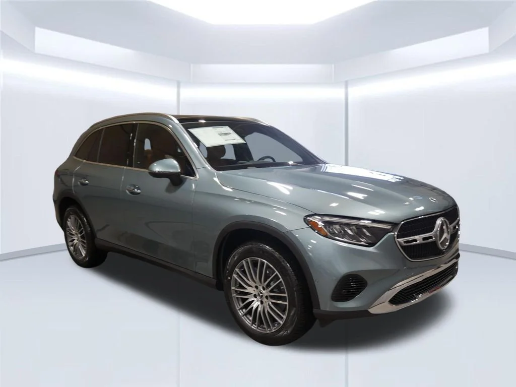 New 2026 Verde Silver Metallic Mercedes-Benz GLC 300 image 57