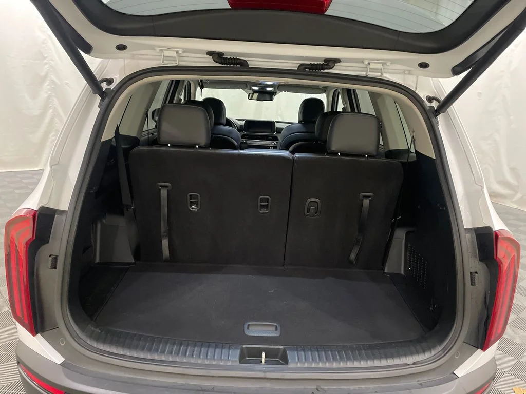 Used 2022 Glacial White Pearl Kia EX image 7