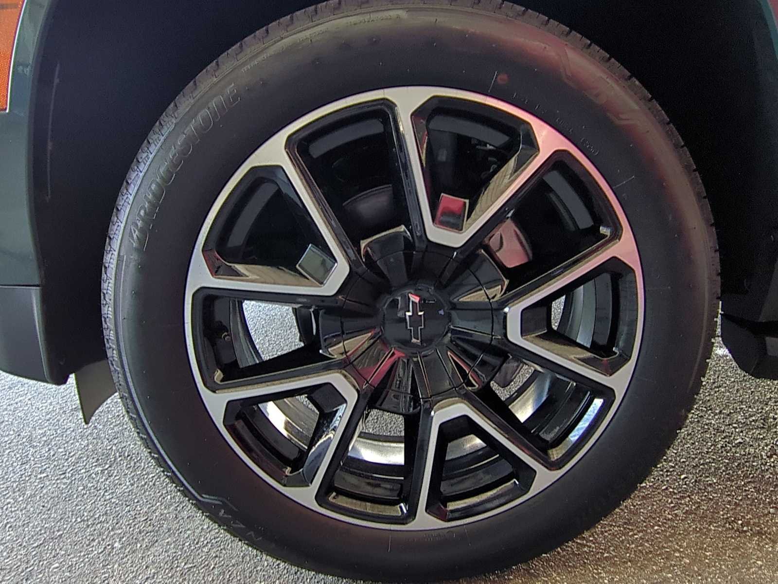 2026 Chevrolet Suburban RST - Photo 30