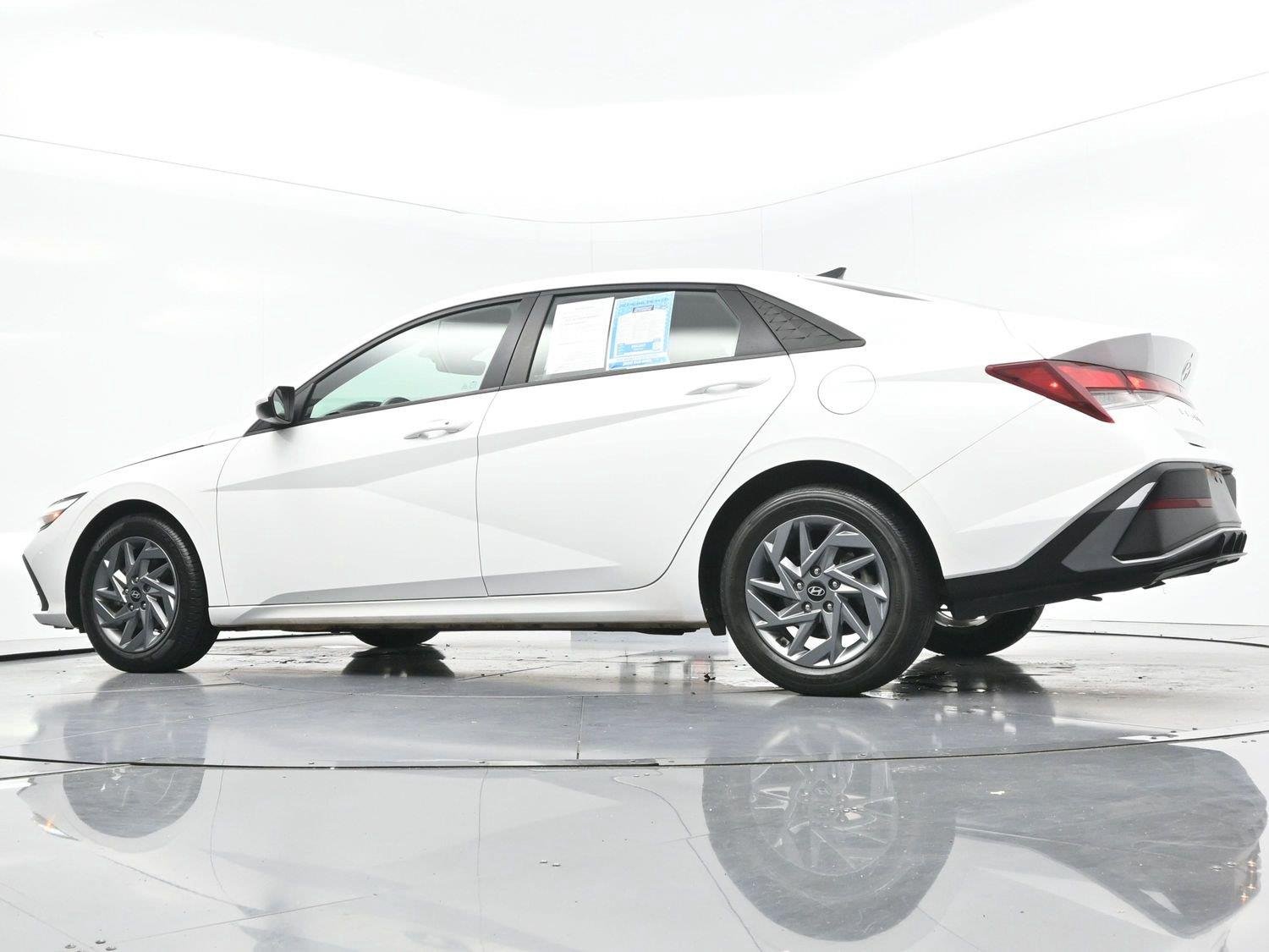 Used 2024 Serenity White Hyundai SEL image 46