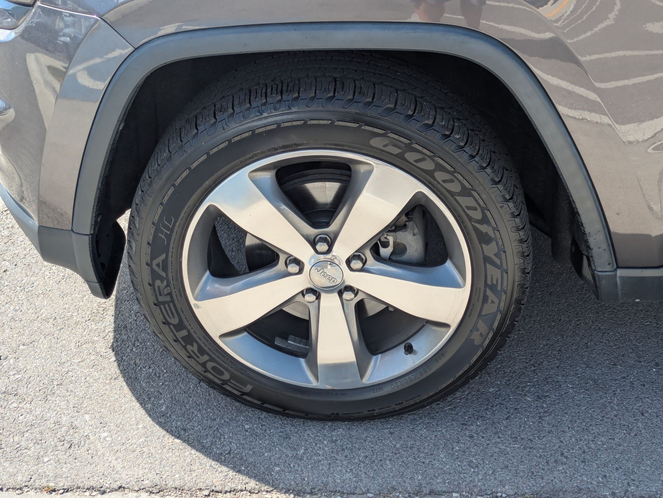 Used 2015 Granite Crystal Metallic Clearcoat Jeep Limited image 10