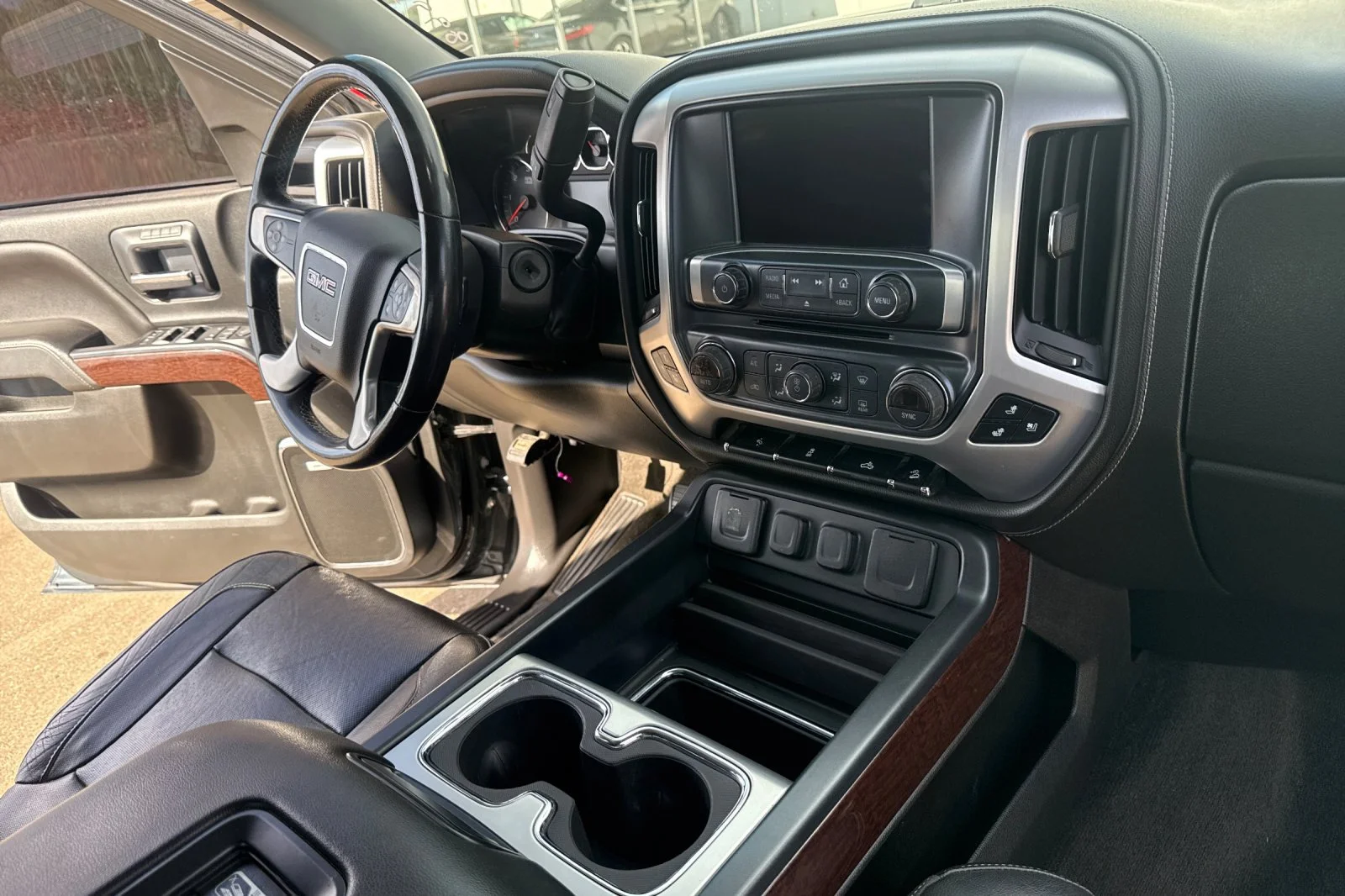 Used 2018 Gray GMC SLT image 17