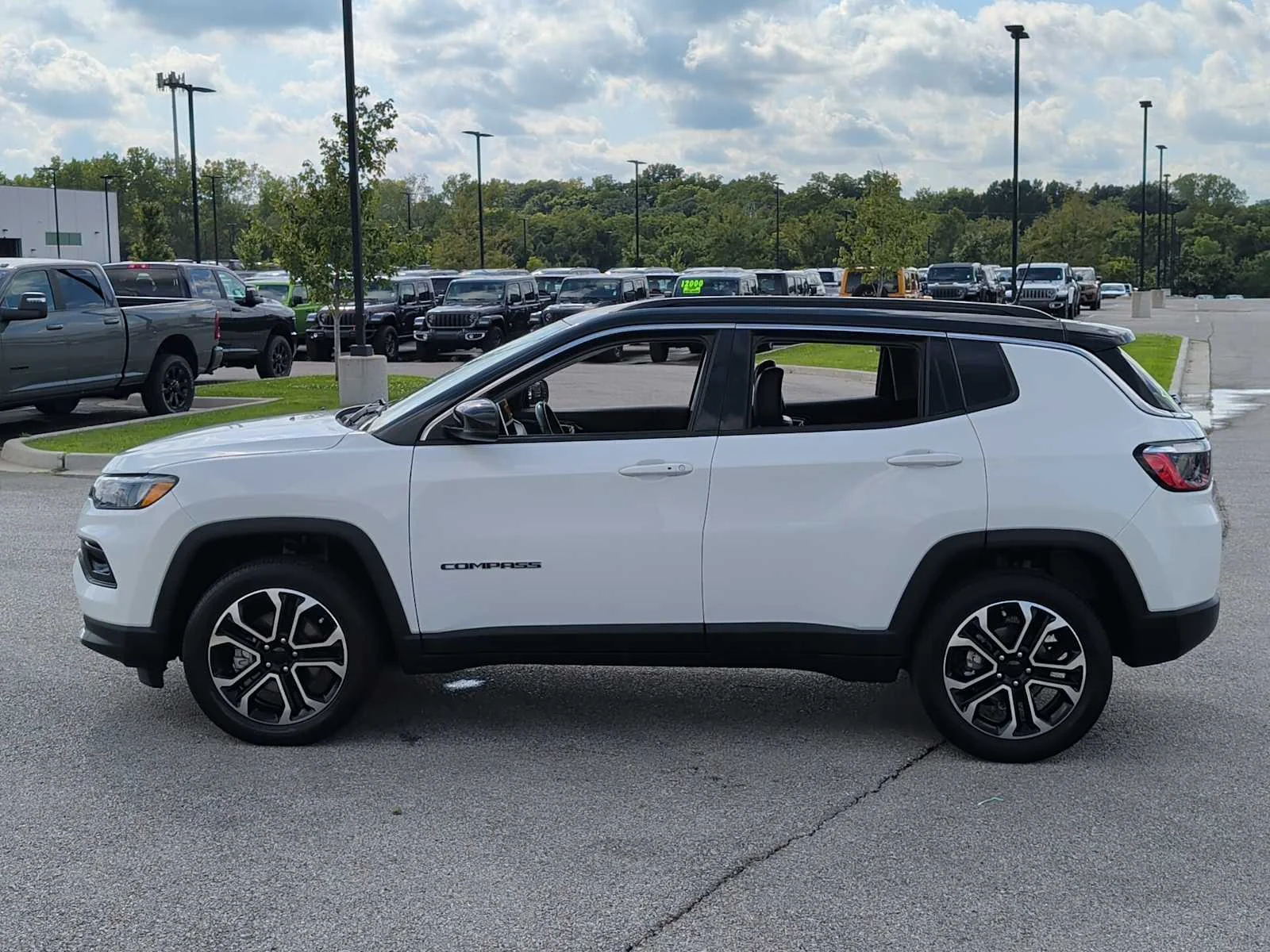 Used 2022 Bright White Clearcoat Jeep Limited image 5