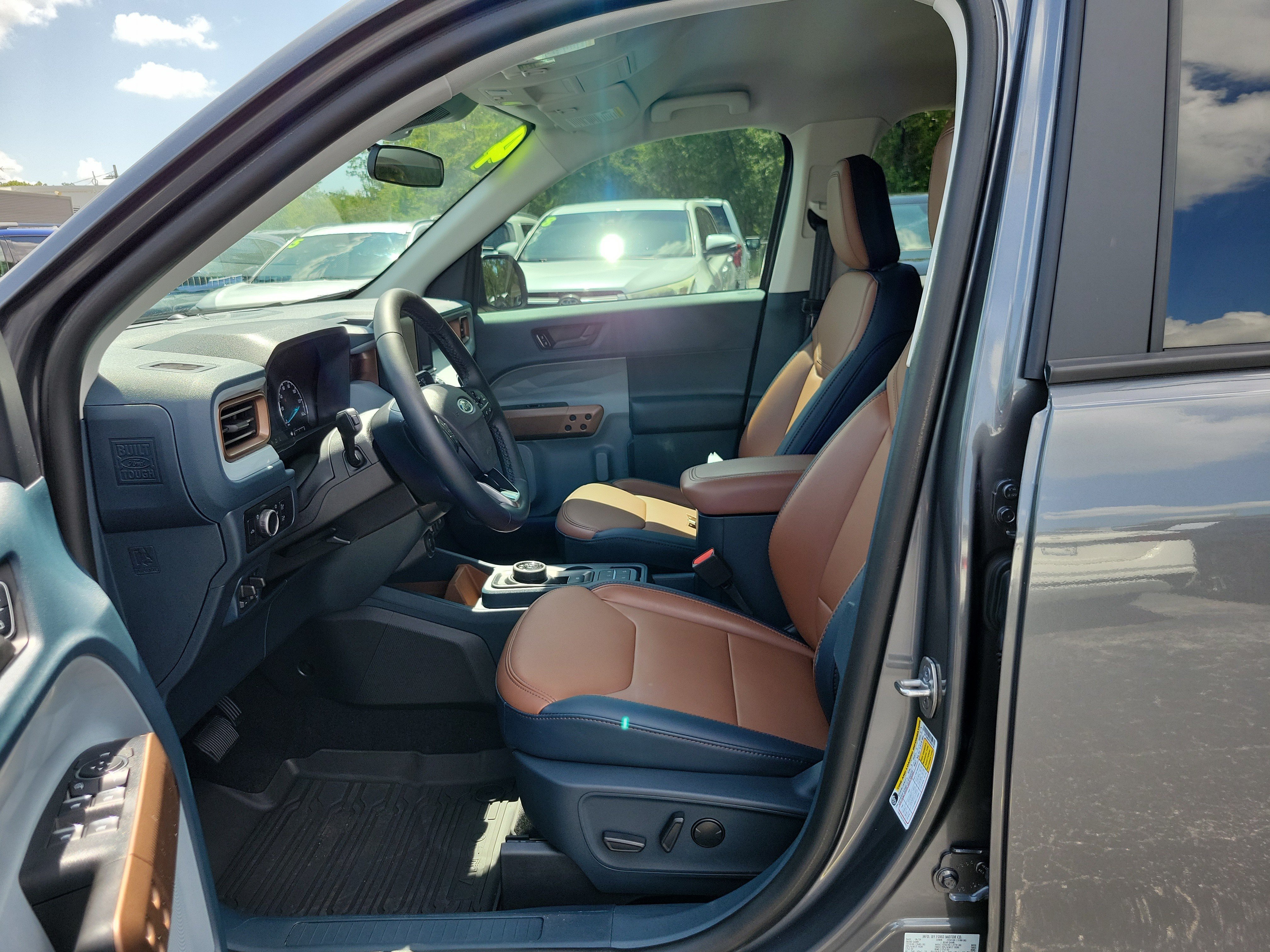 Used 2024 Gray Metallic Ford LARIAT image 16