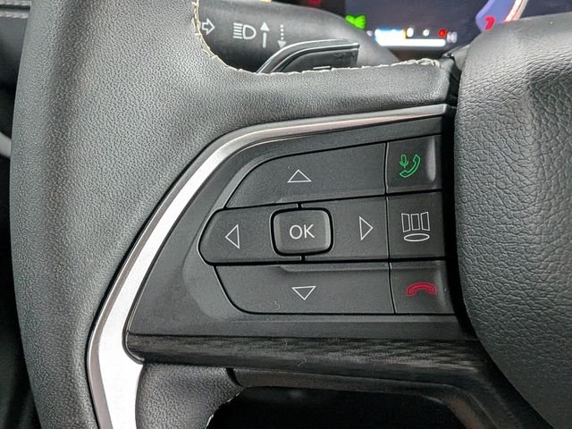 Used 2025 Silver Jeep Laredo X image 23
