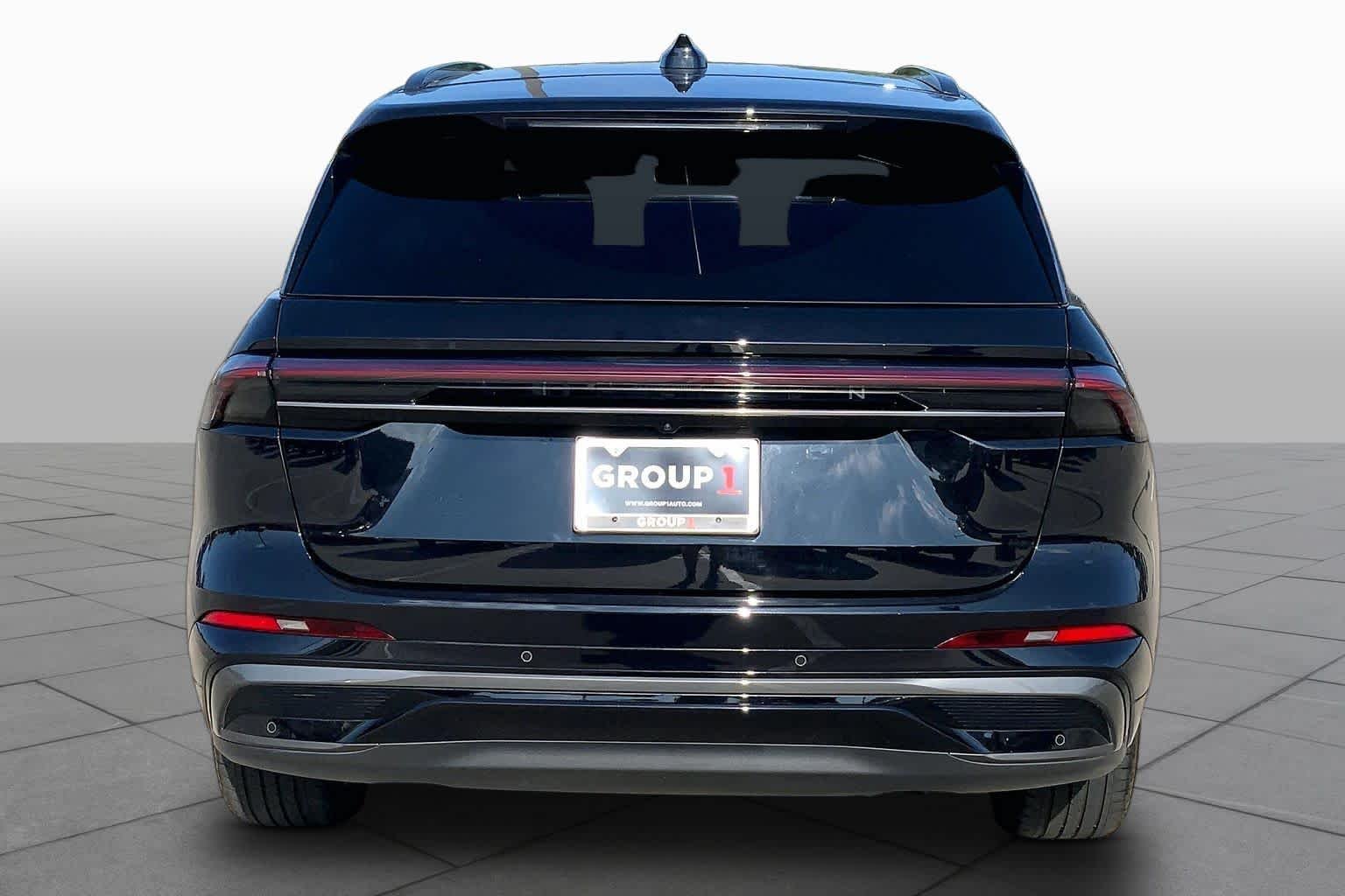 Used 2024 Infinite Black Metallic Clearcoat Lincoln Reserve image 5