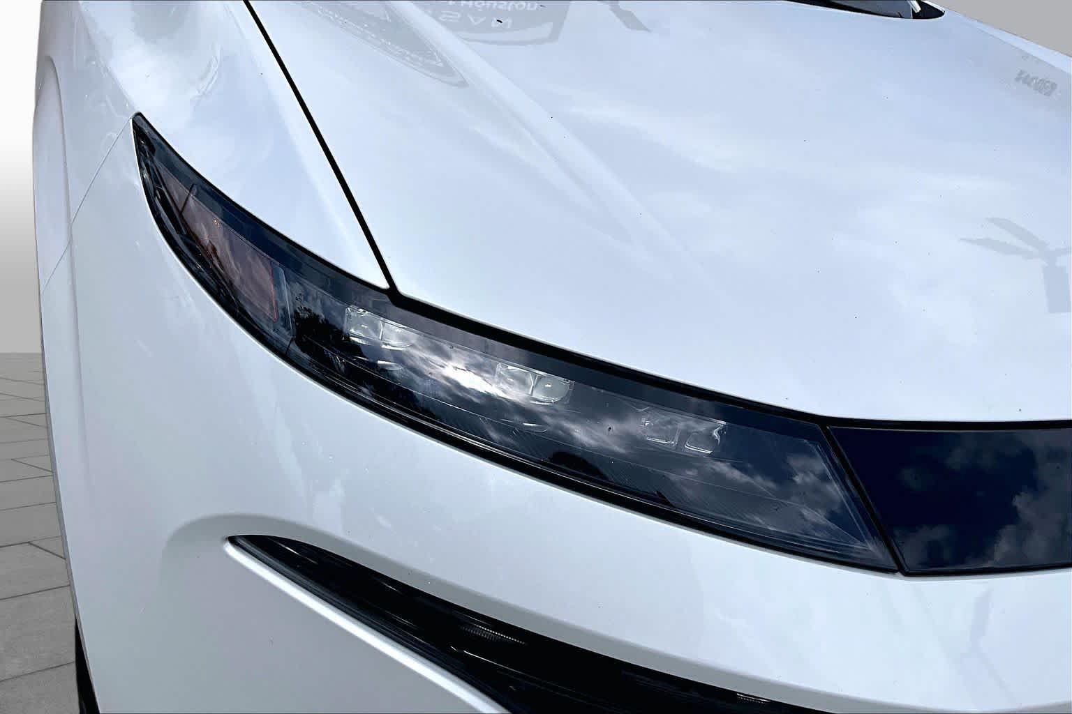 Used 2025 Everest White Pearl Tricoat Nissan SL image 26