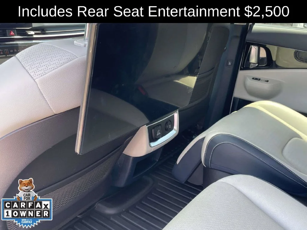 Used 2025 White Kia SX Prestige image 12