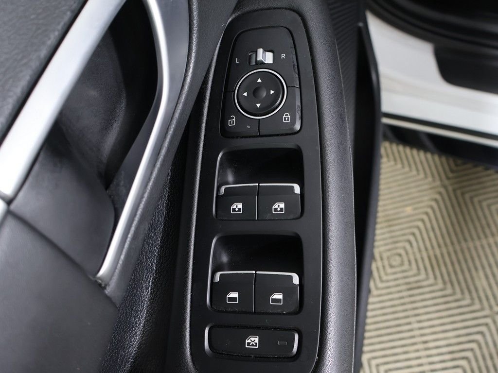 Certified Used 2024 White Hyundai SEL image 32