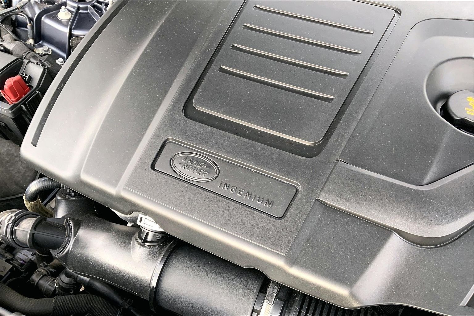 Certified Used 2026 Varesine Blue Metallic Land Rover Dynamic SE image 32