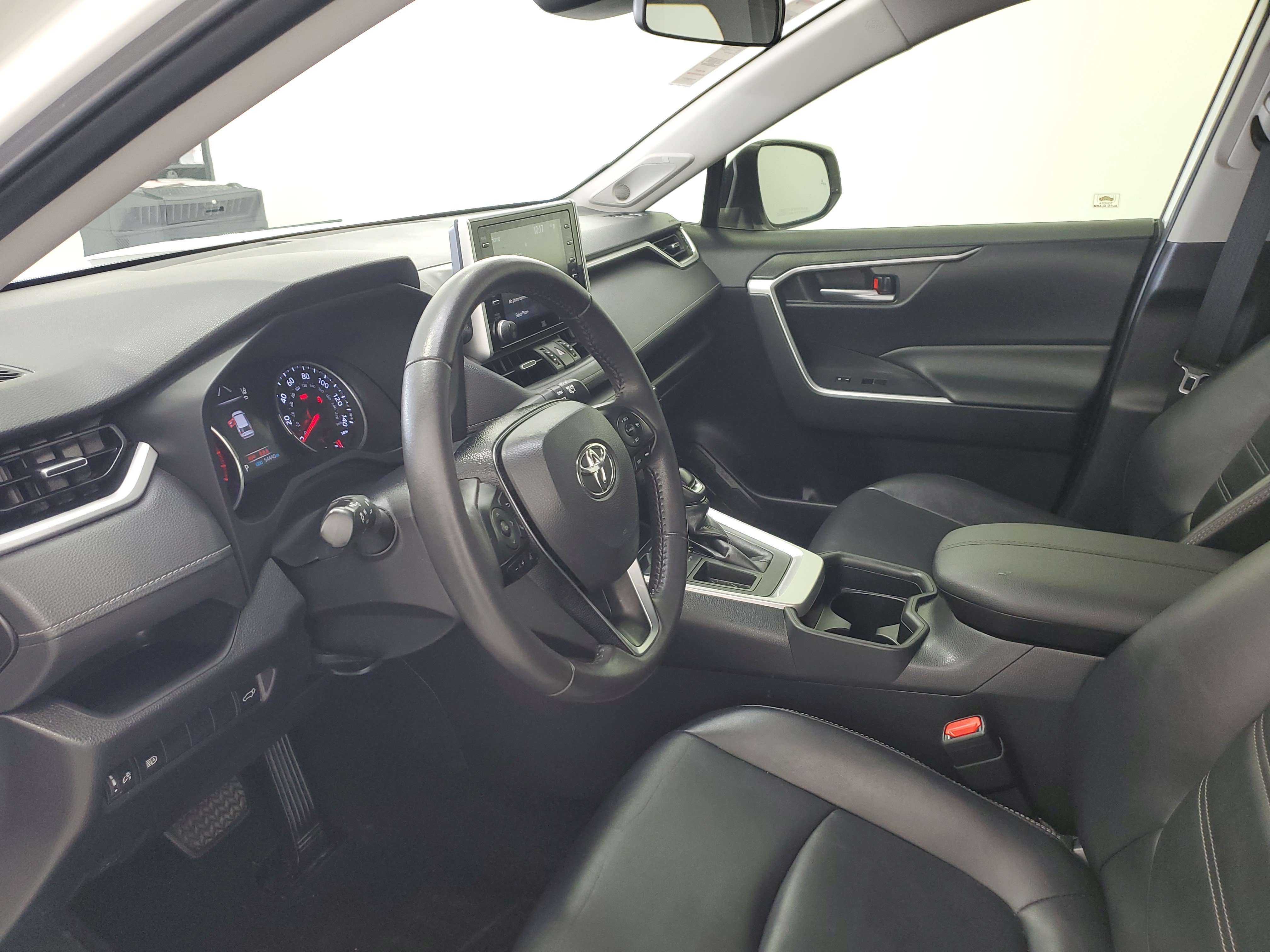 Certified Used 2020 Super White Toyota XLE Premium image 18