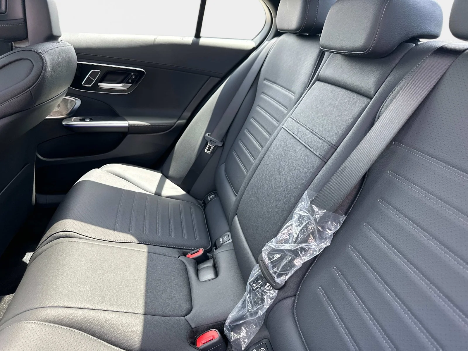 2025 Mercedes-Benz C-Class Sedan C 300 - Photo 12