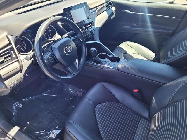 Used 2023 White Toyota SE image 10
