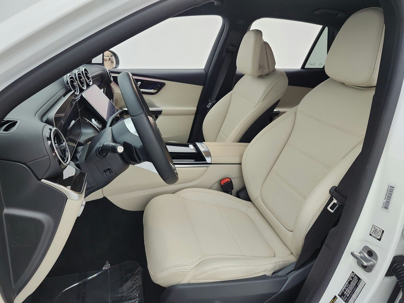 Certified Used 2023 Polar White Mercedes-Benz GLC 300 SUV image 15