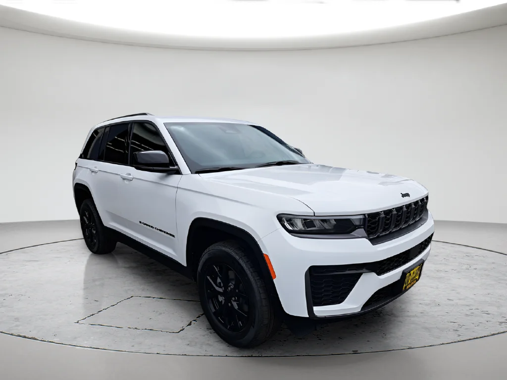New 2026 White Jeep Altitude image 3