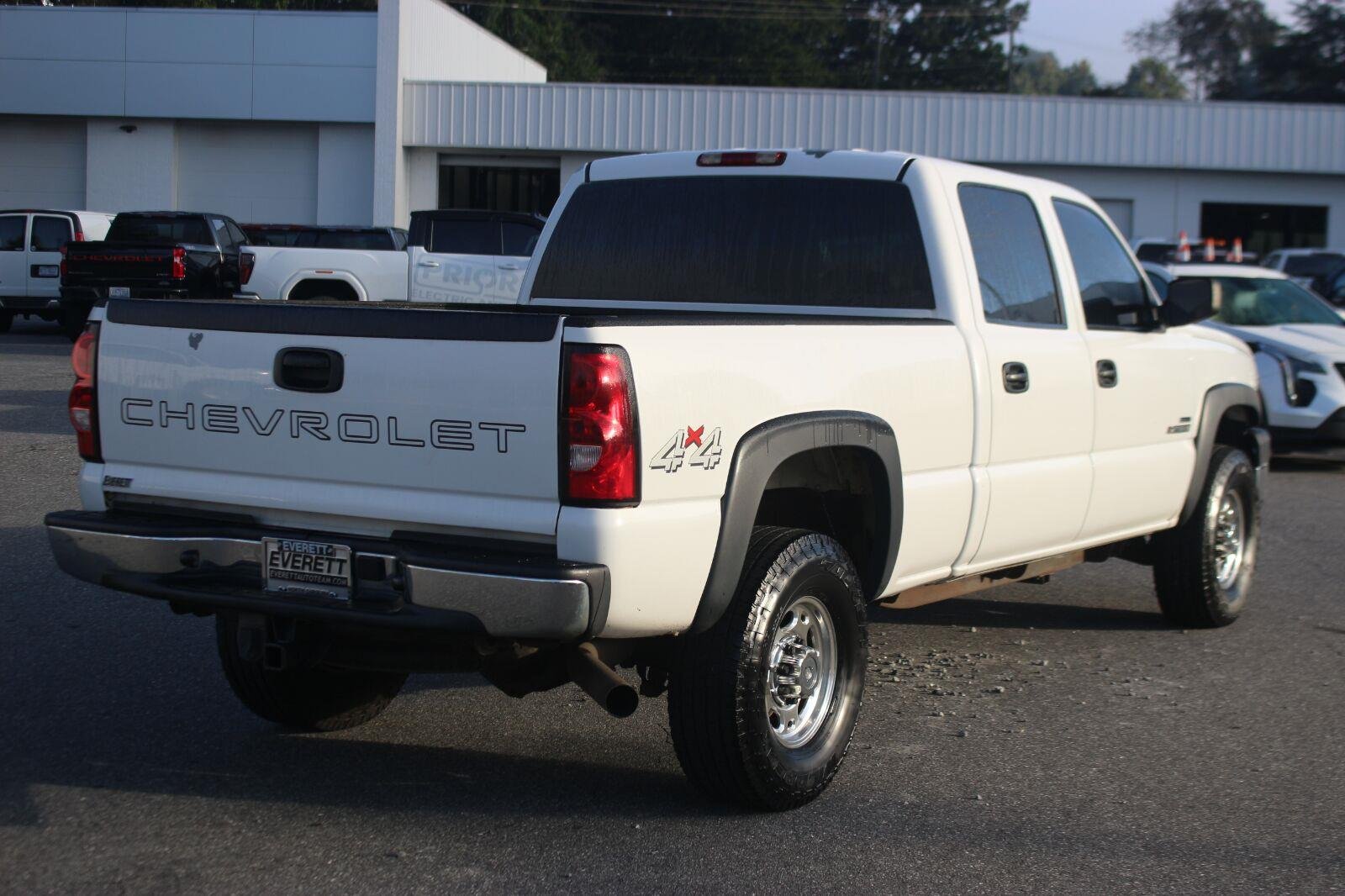 Used 2007 Summit White Chevrolet Work Truck image 7