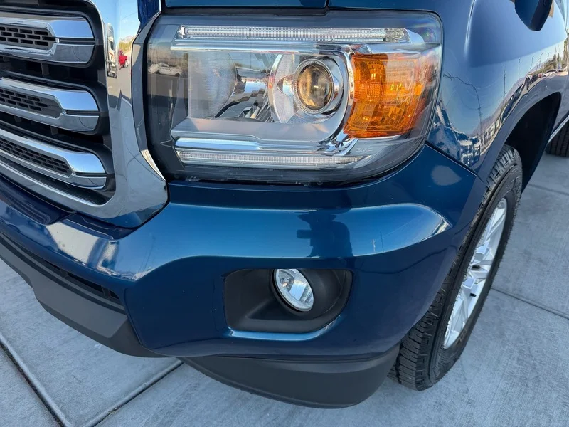 Used 2020 BLUE EMERALD METALLIC GMC 2WD SLE image 28