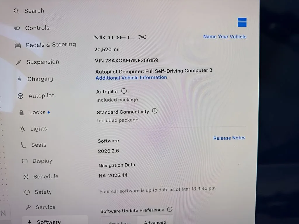 Used 2022  Tesla Base image 25