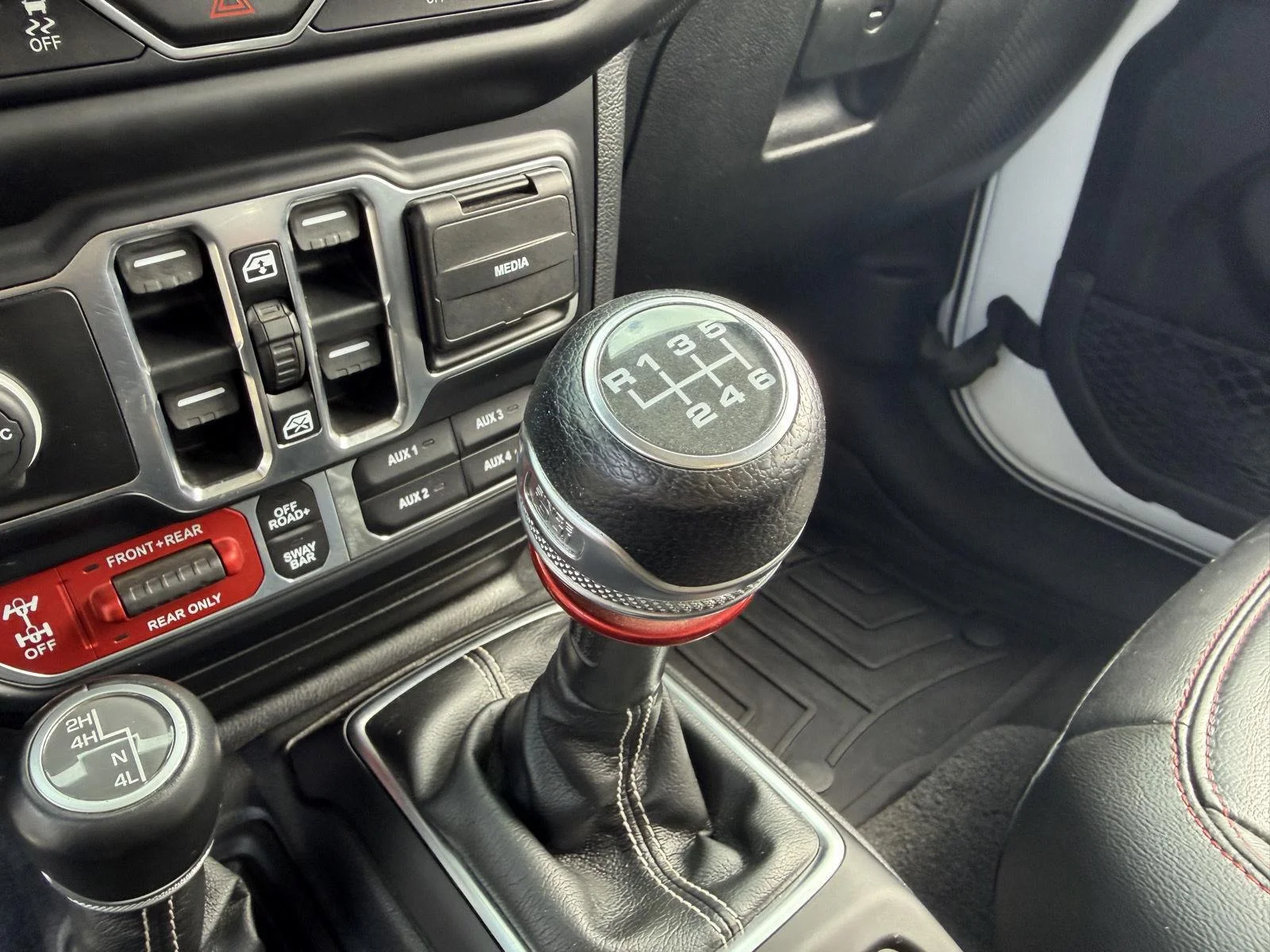 Used 2020 Bright White Clearcoat Jeep Rubicon image 26