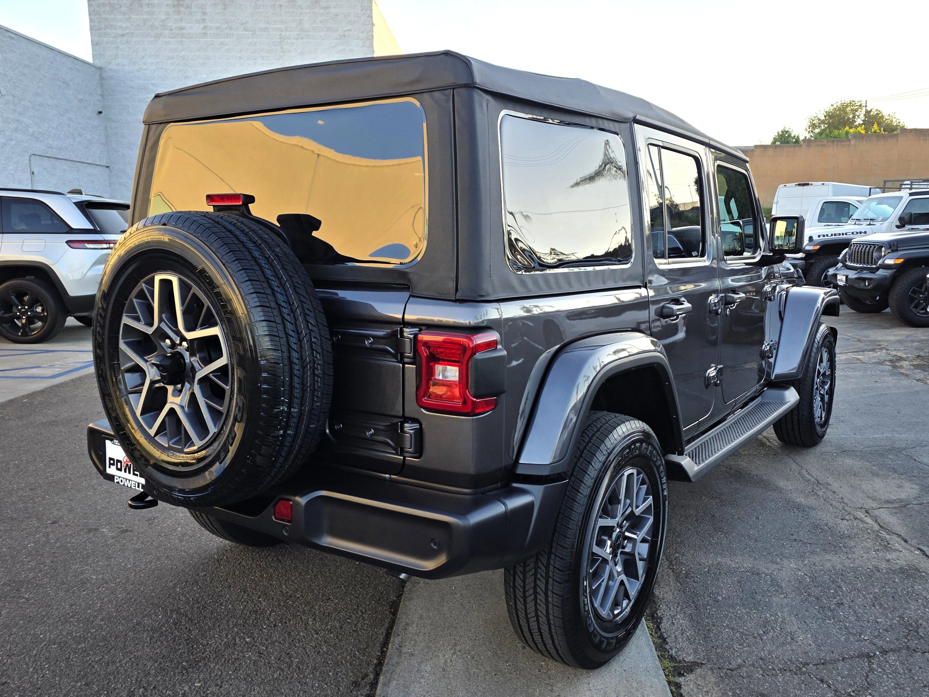 New 2026 Crystal Metallic Jeep Sahara image 5