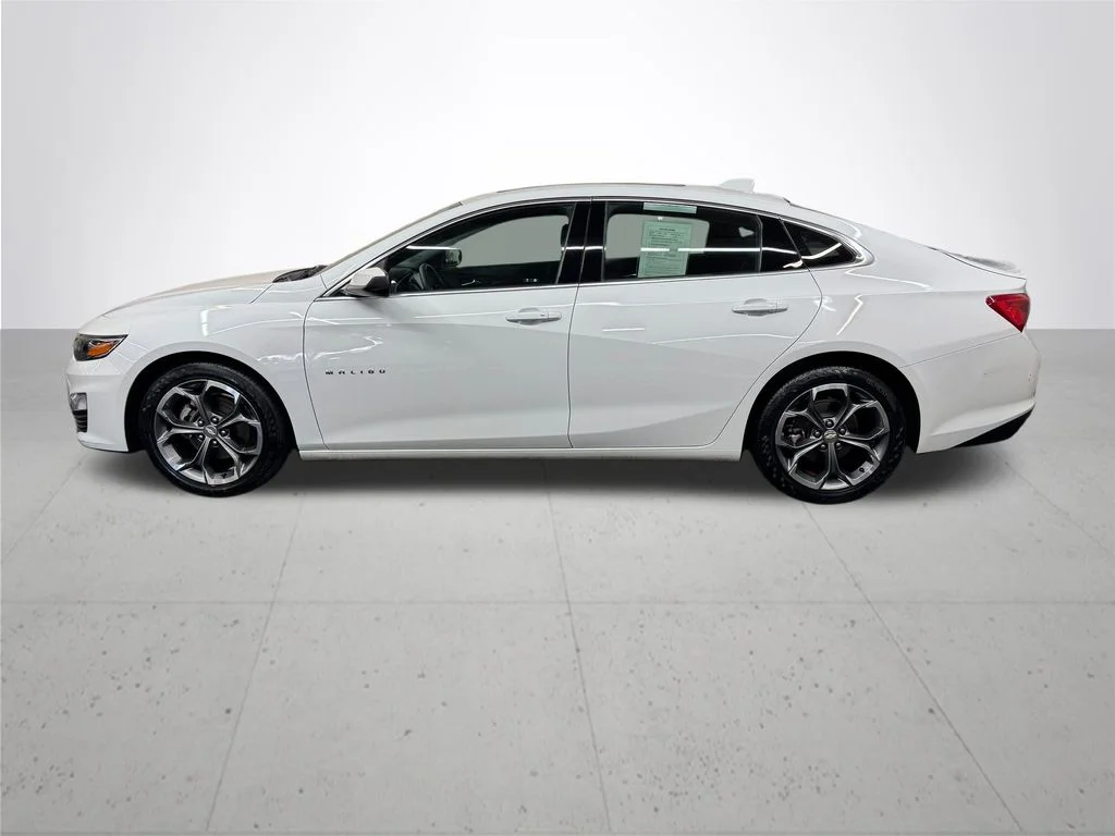 Used 2023 White Chevrolet LT image 3