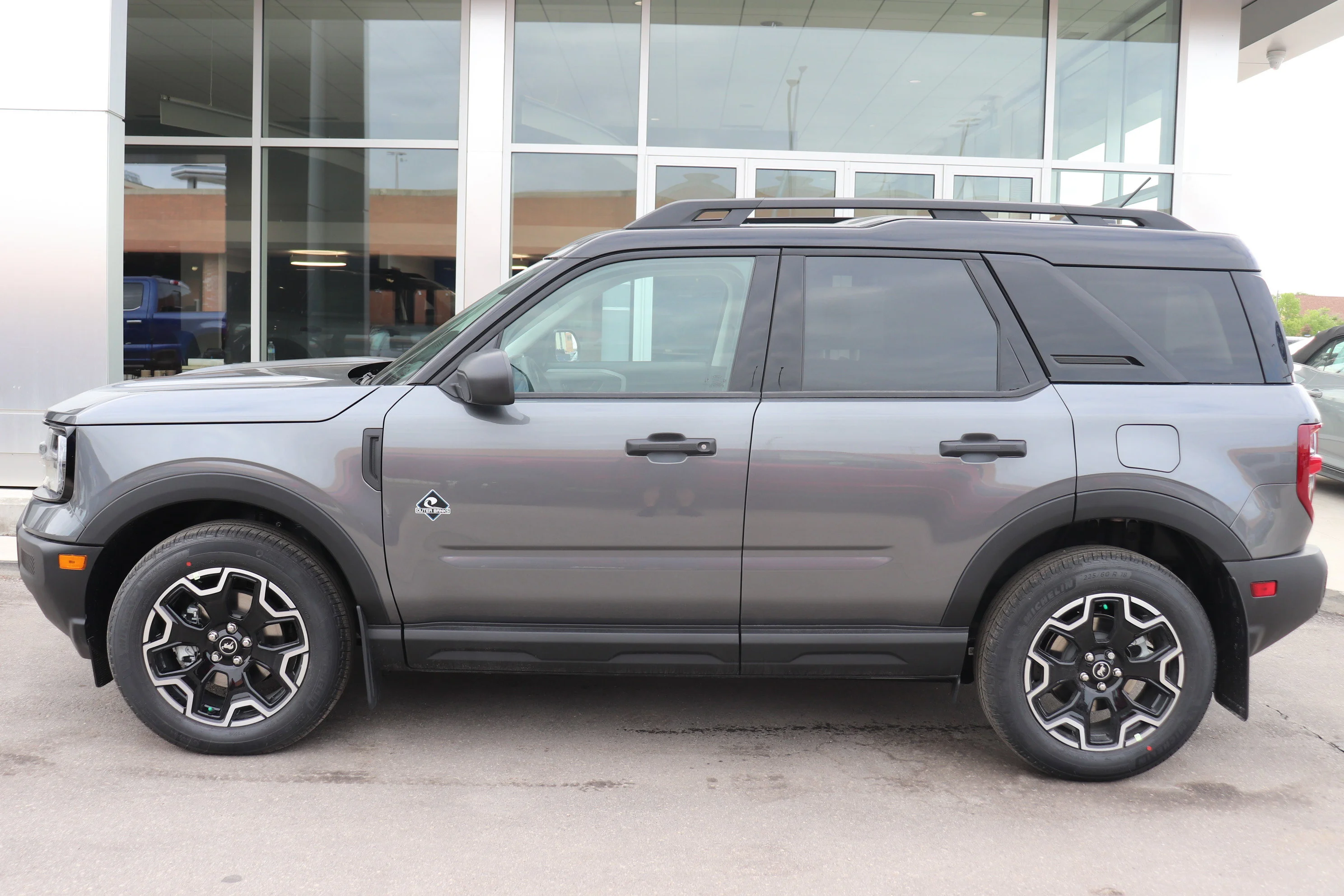 New 2026 CARBONIZED GREY Ford Outer Banks image 3