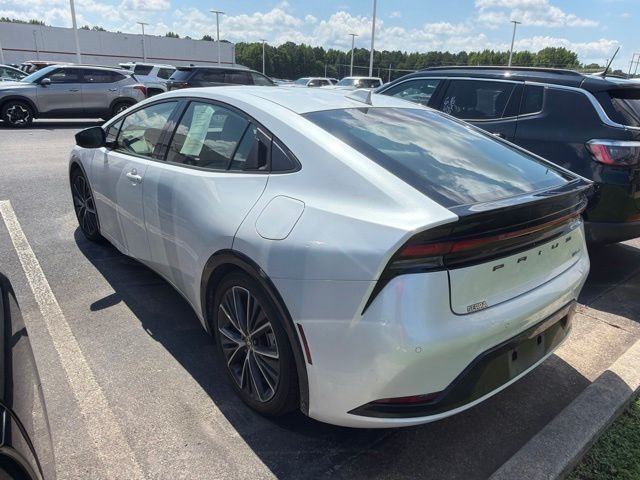 Used 2023 Beige Toyota XLE image 3