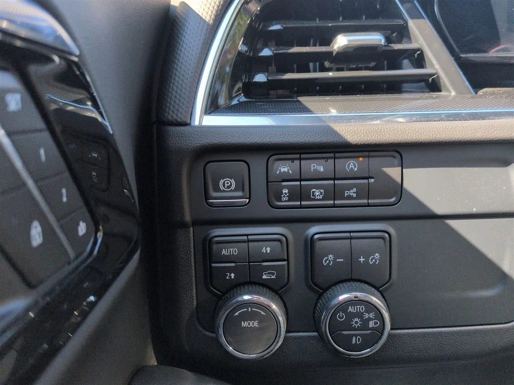 Used 2025 Black Chevrolet RST image 18