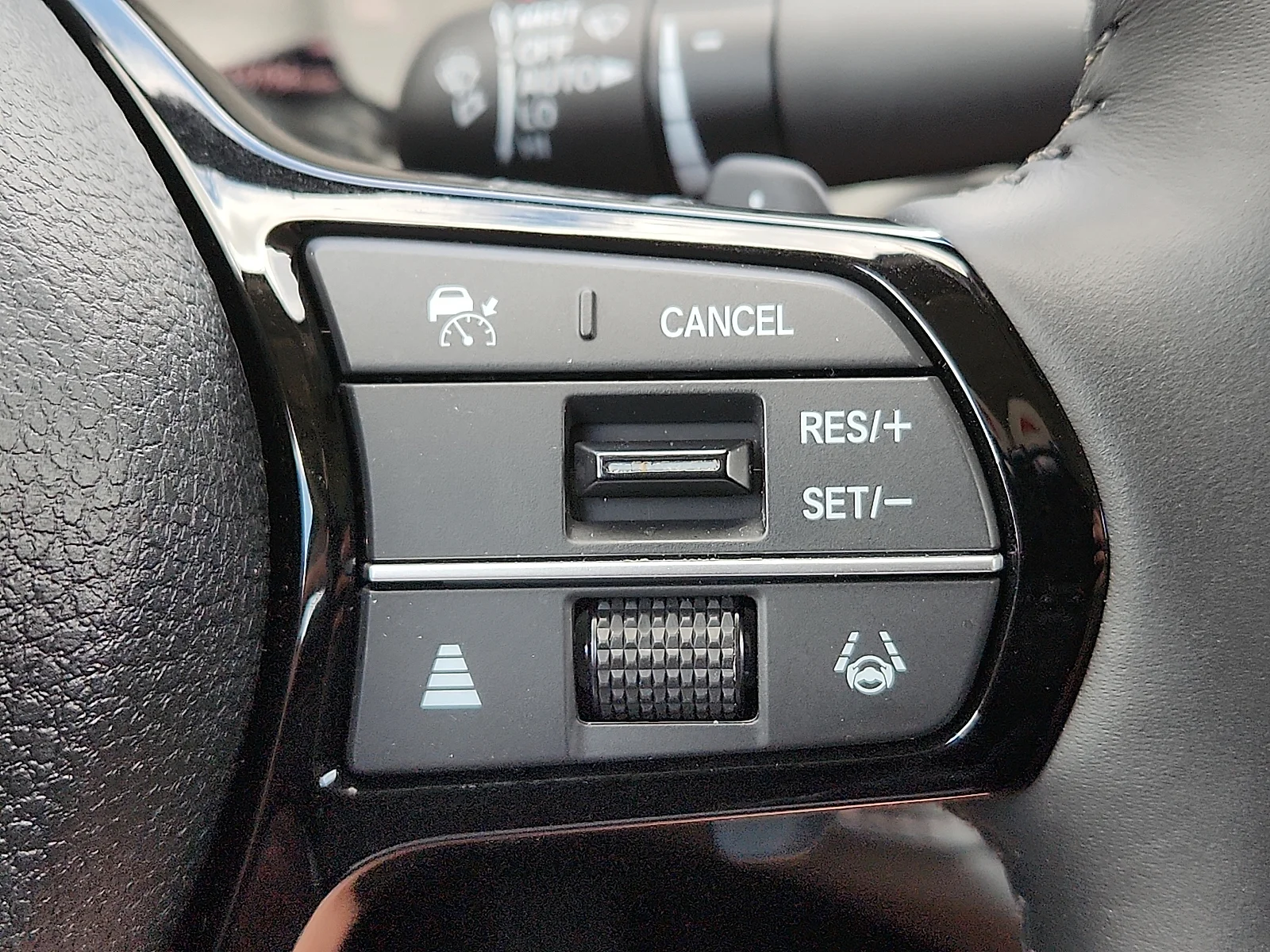 Used 2025 Solar Silver Metallic Honda Touring image 16