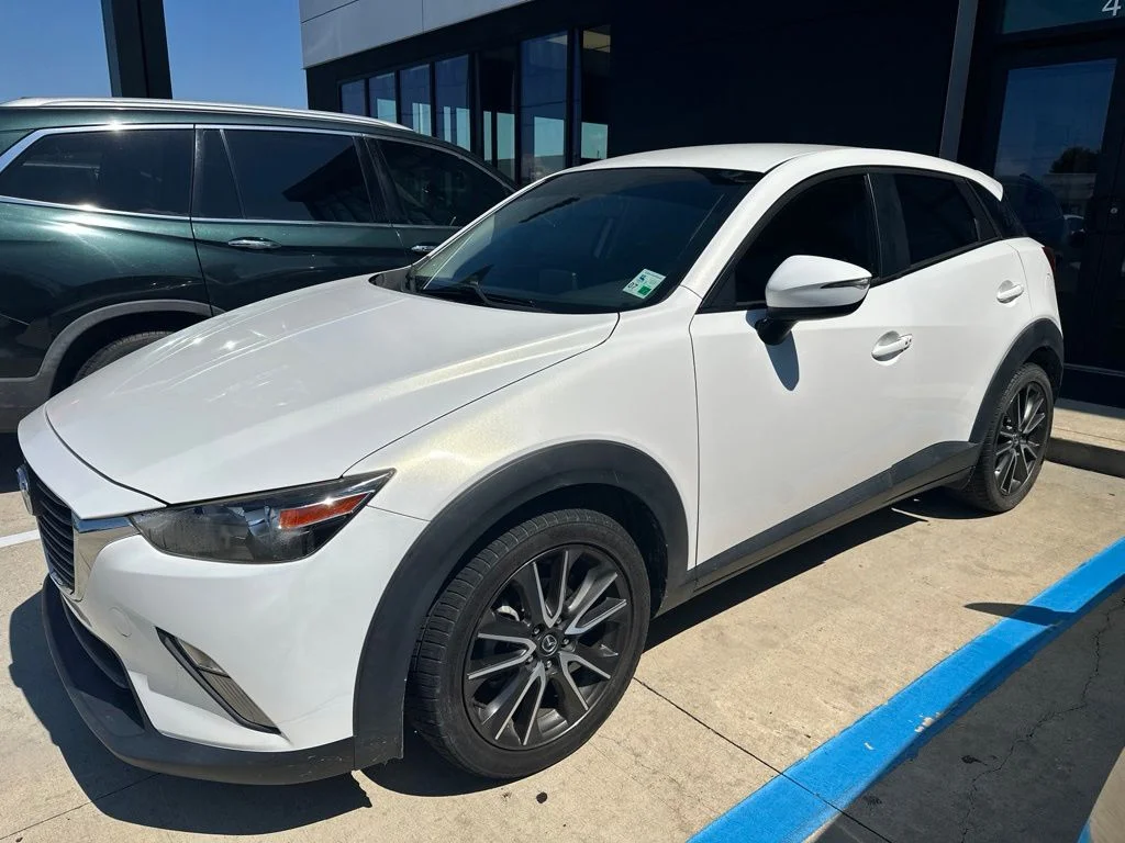 Used 2017 White Mazda Touring image 1