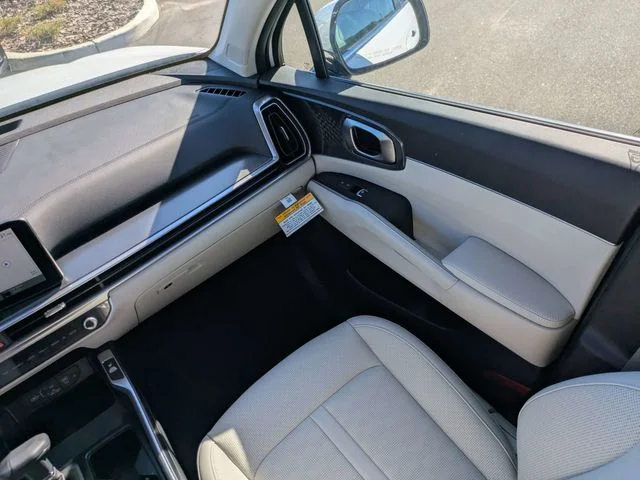 2025 Kia Sorento S - Photo 16