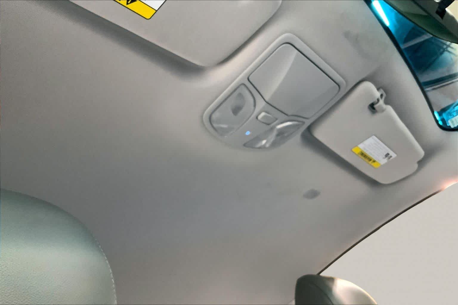 Used 2011 Harbor Gray Metallic Hyundai SE image 13