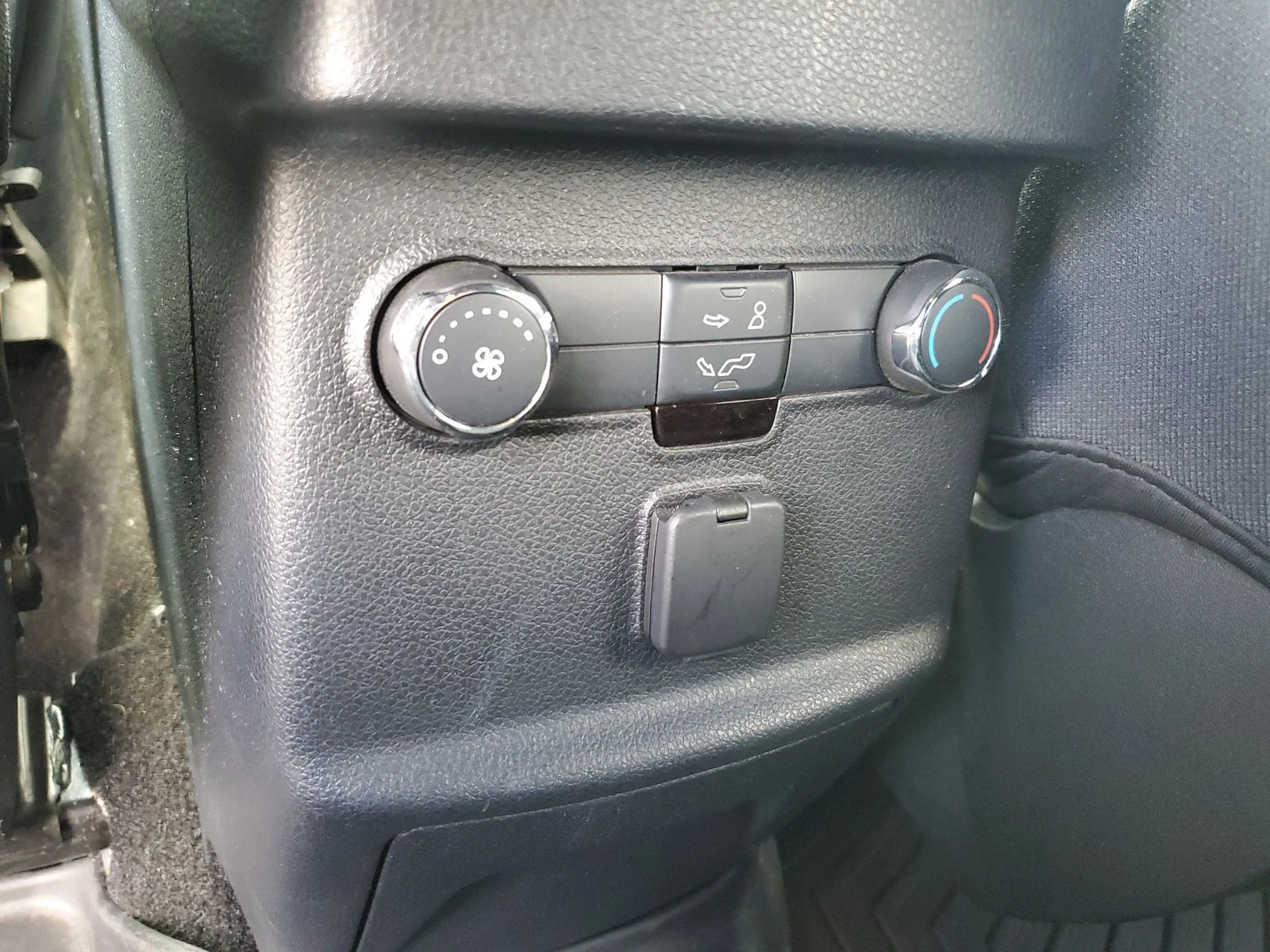 Used 2019 Black Ford XLT image 9
