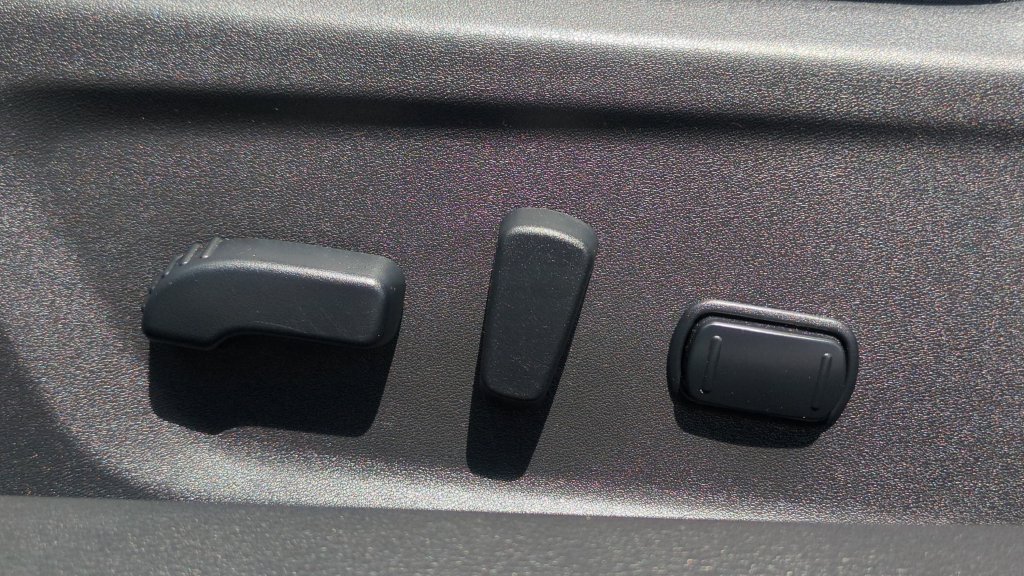 Used 2019 Blue Nissan 2.5 SL image 15