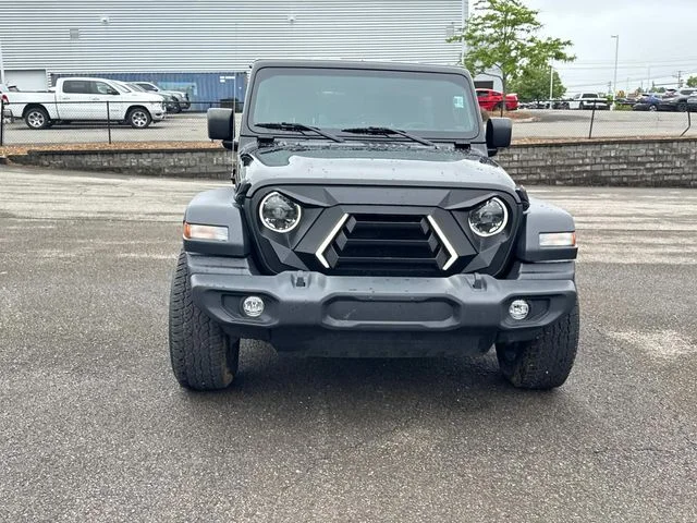 Used 2023 Black Jeep Sport S image 10