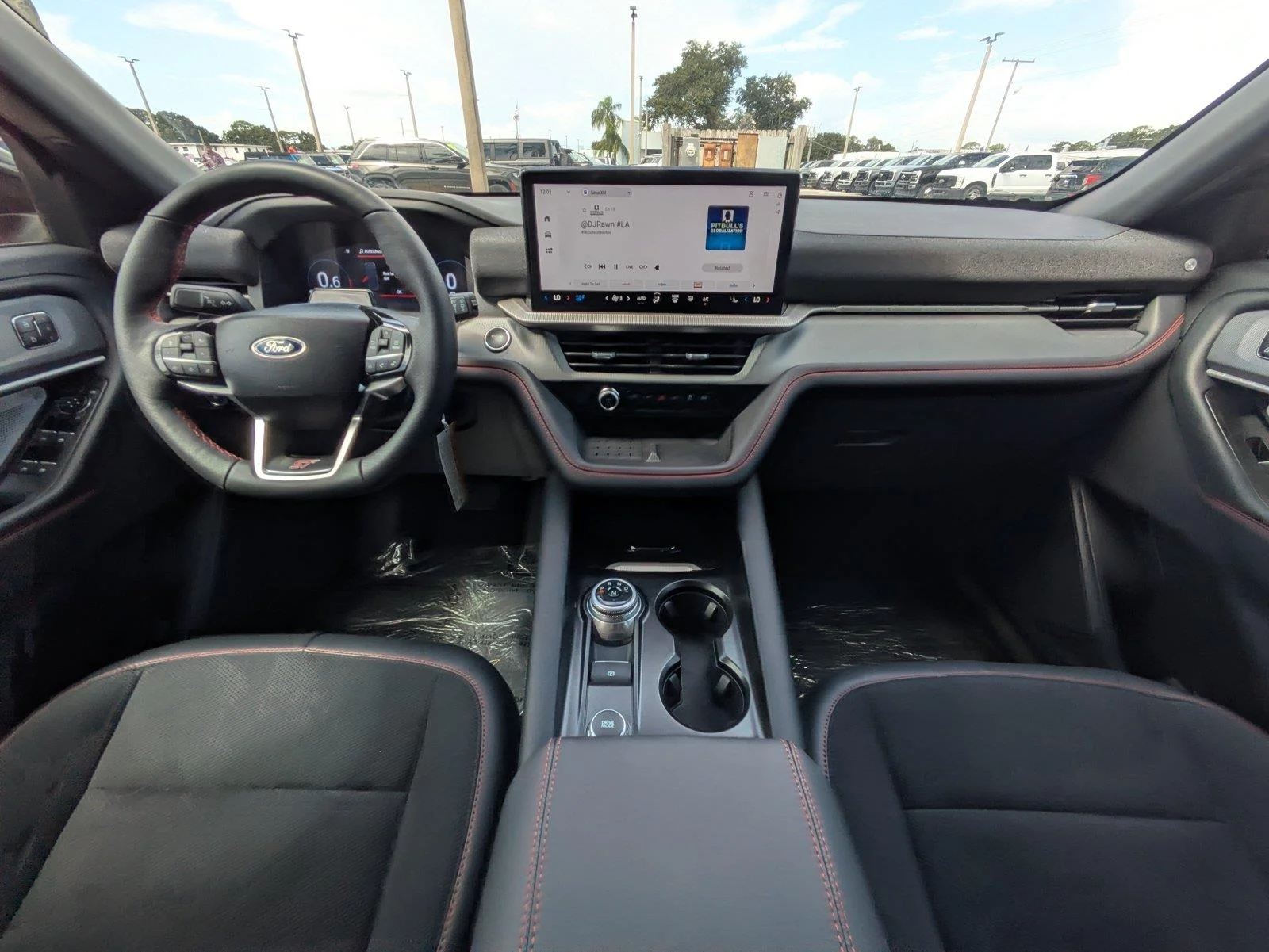 2025 Ford Explorer ST - Photo 17