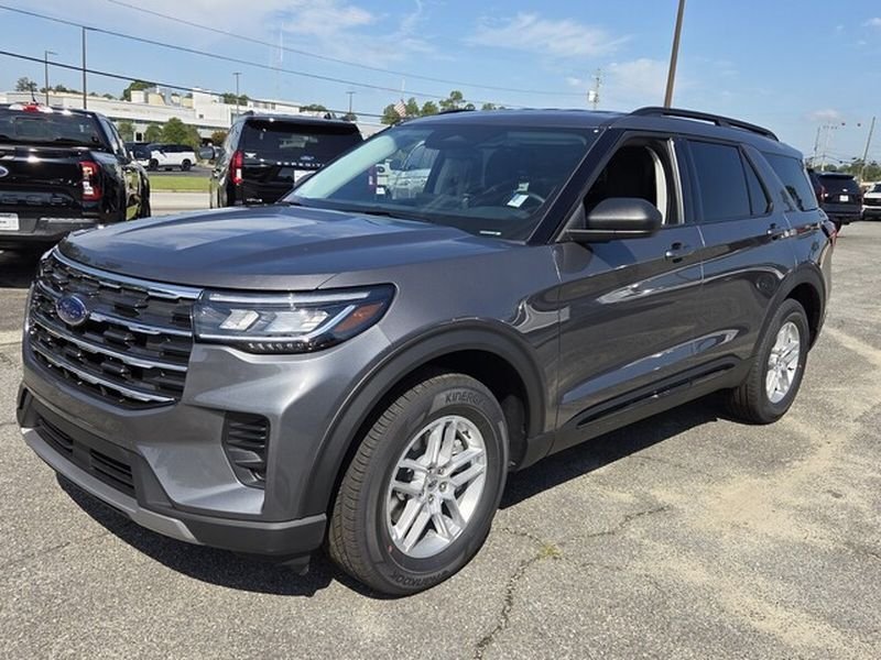 New 2026 Carbonized Gray Metallic Ford Active image 3