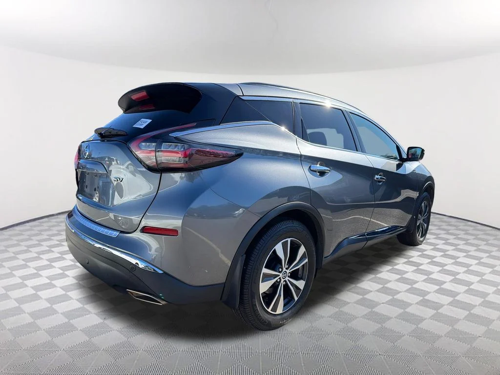 Used 2022 Gray Nissan SV image 5