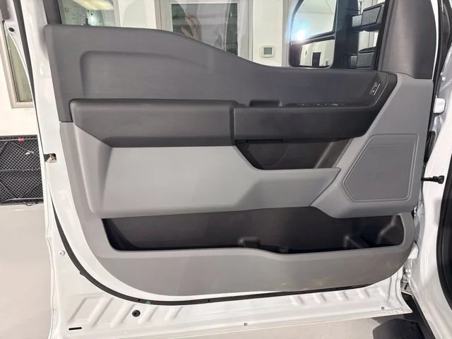 Used 2025 White Ford XL image 15
