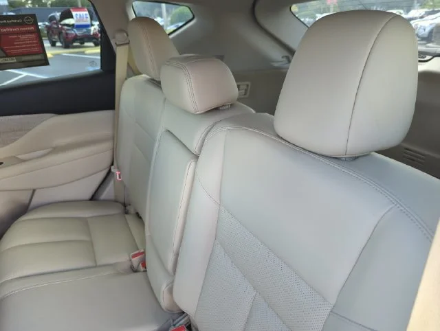 Used 2019 Brown Nissan SL image 30