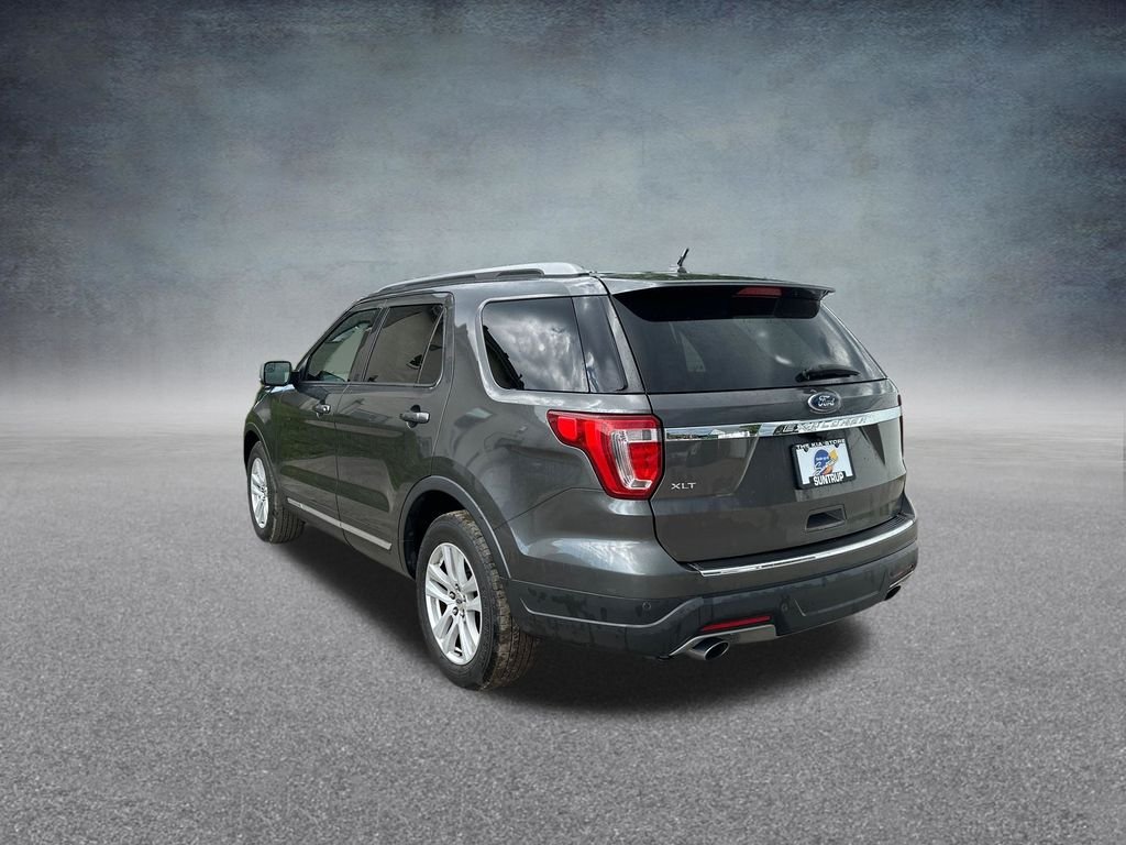 Used 2018 Gray Ford XLT image 4