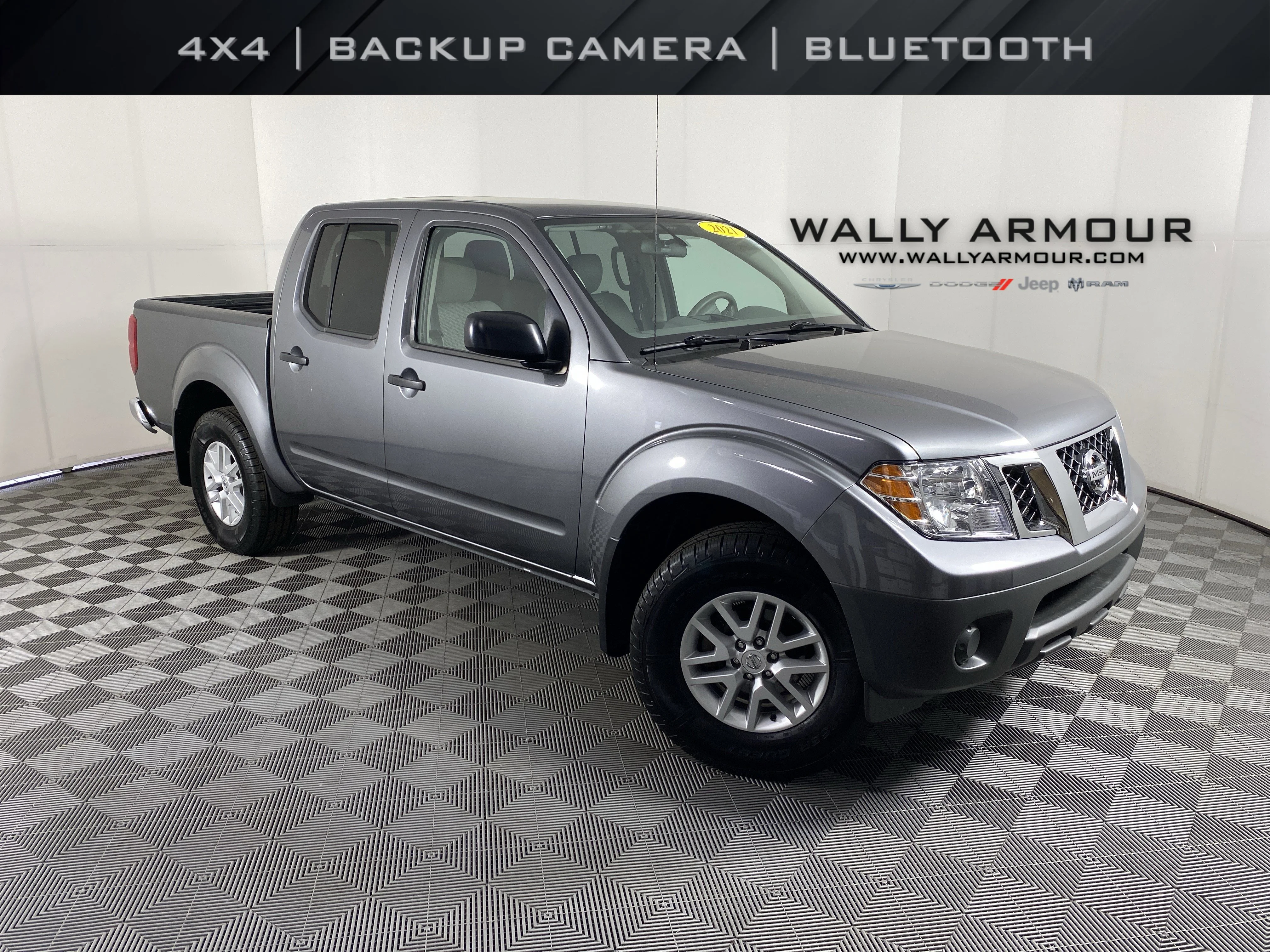 2021 Nissan Frontier SV Crew Cab 4X4 SWB's photo