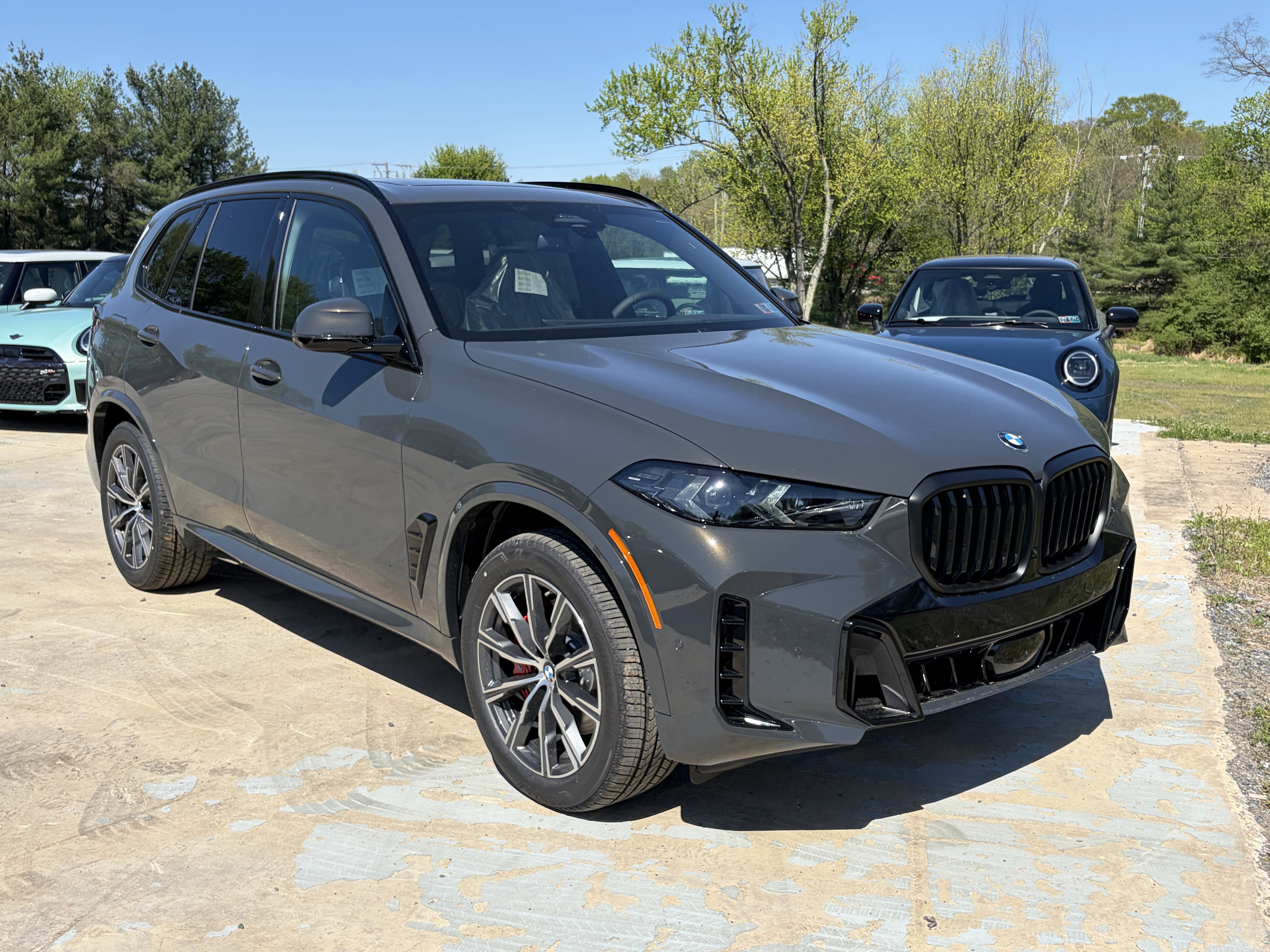 New 2026 Dravit Grey Metallic BMW xDrive40i image 2