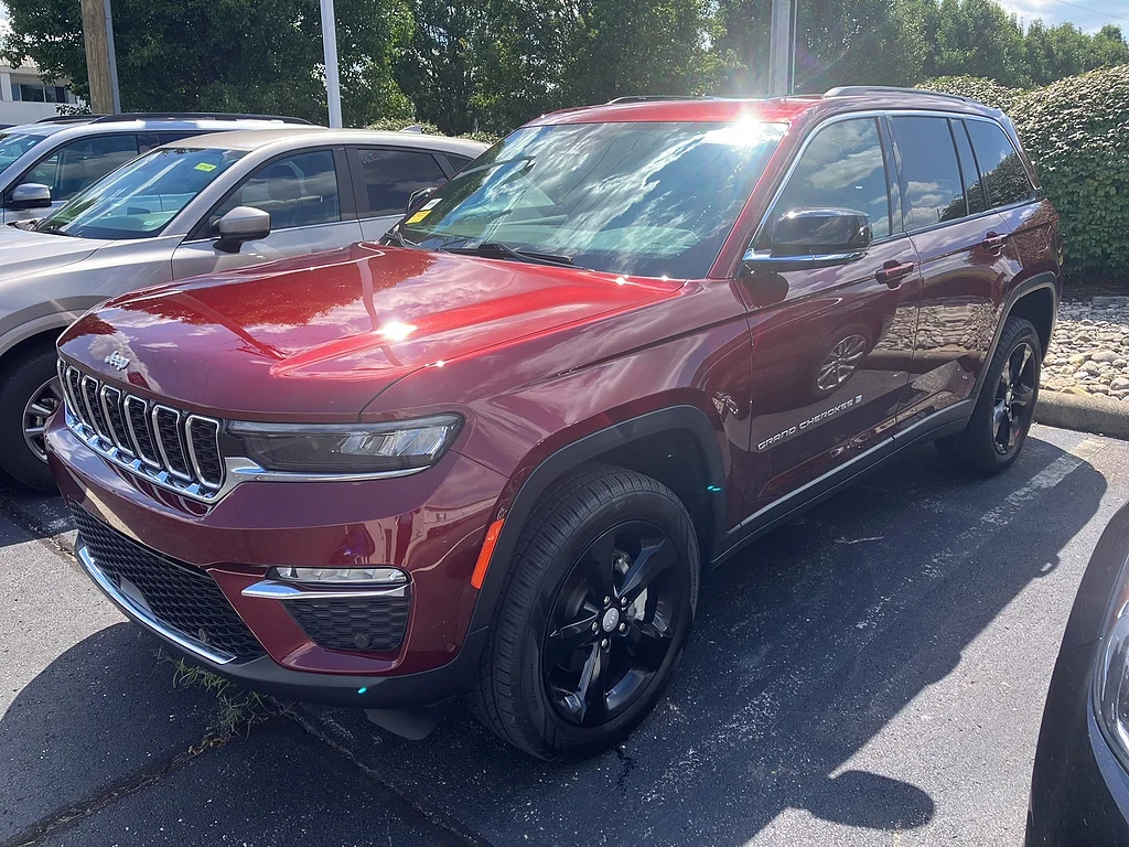 Used 2024 Velvet Red Pearl Coat Jeep Limited image 4