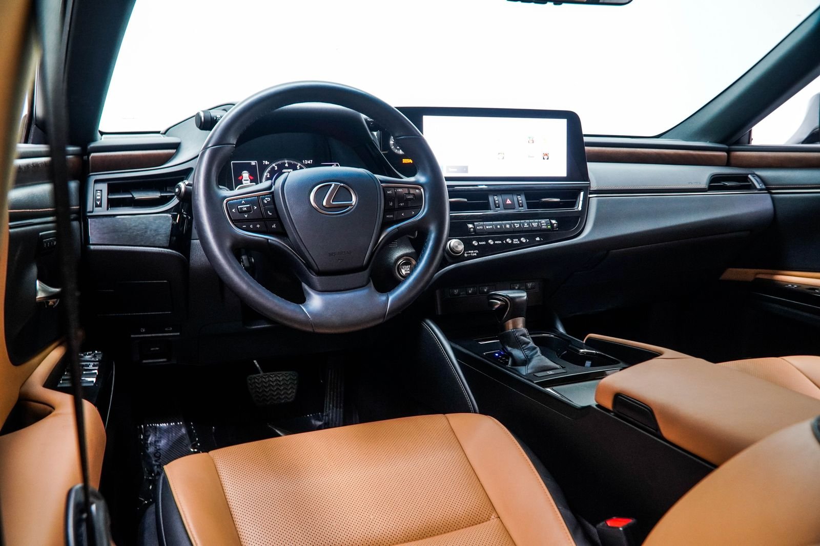 Used 2023 Beige Lexus 350 image 18