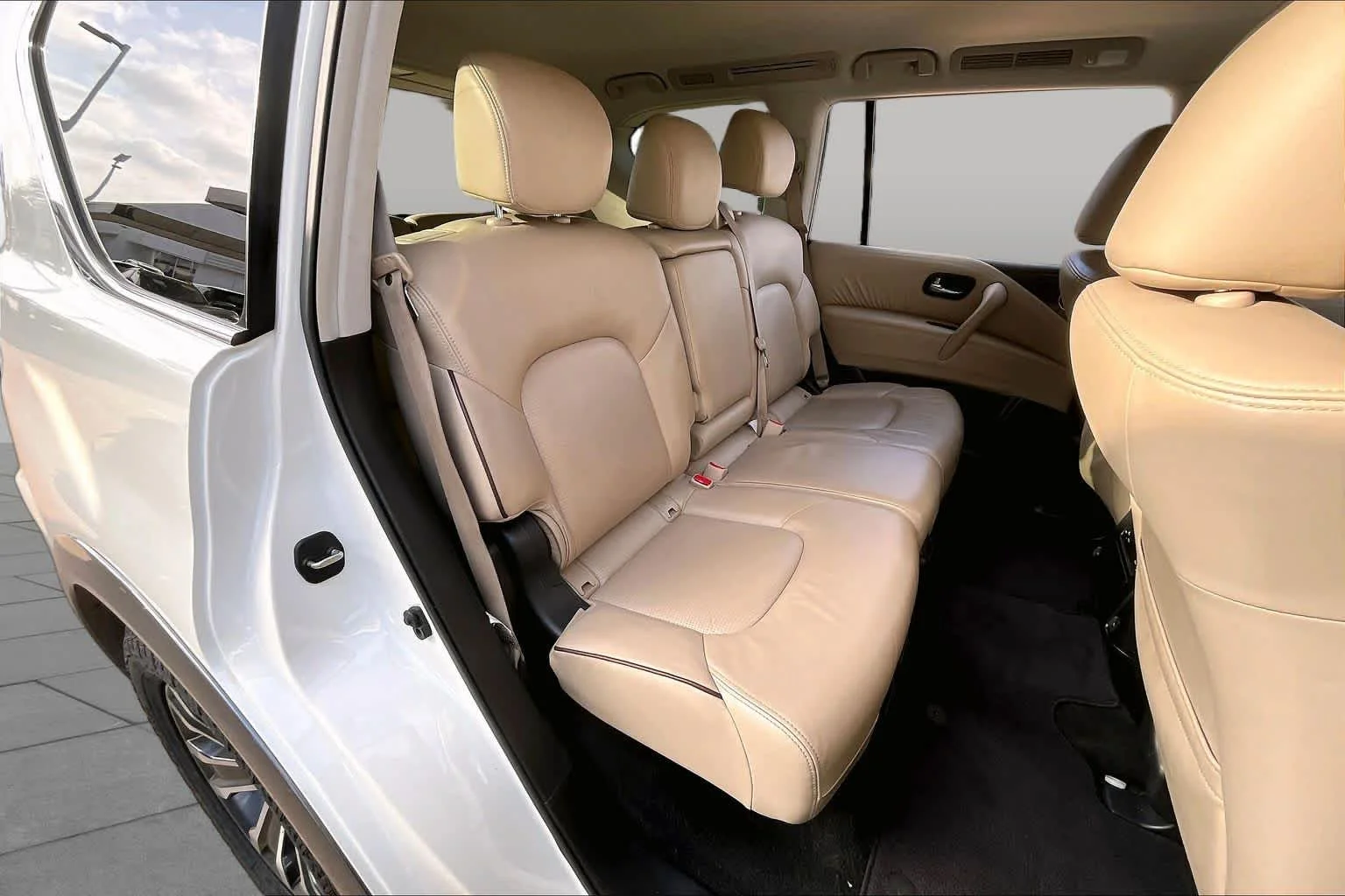 Used 2019 Pearl White Tricoat Nissan SL image 21