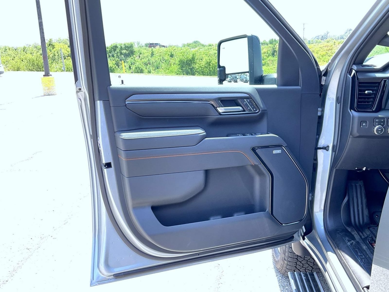 2026 GMC Sierra 2500HD AT4 - Photo 9