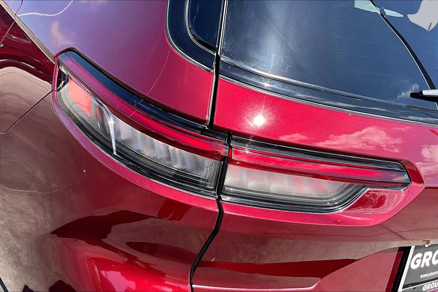 Used 2023 Velvet Red Pearlcoat Jeep Altitude image 29